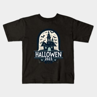 Vintage Halloween Pumpkin 2023. Halloween 2023 Kids T-Shirt